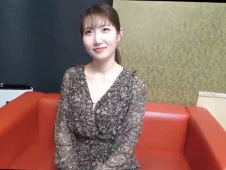 貴陽極品美少婦開胸情高叉旗袍肉絲【小性感】粗大陽具狼牙套Buff加持，潮吹射出絕對真實傷害…